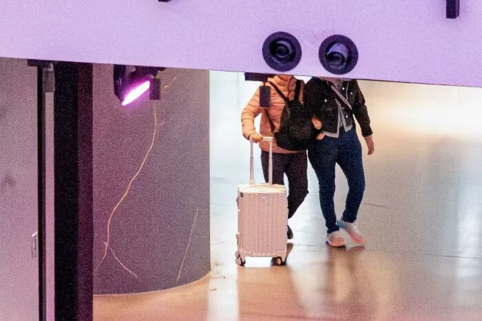 34 Lucky Coincidences Captured In The Streets By This Photographer (New Pics)