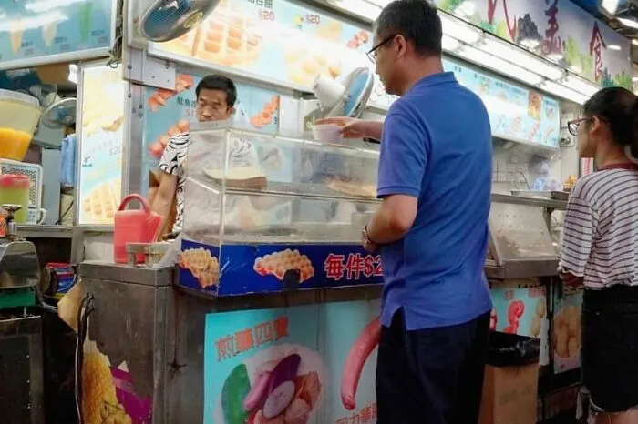 34 Lucky Coincidences Captured In The Streets By This Photographer (New Pics)