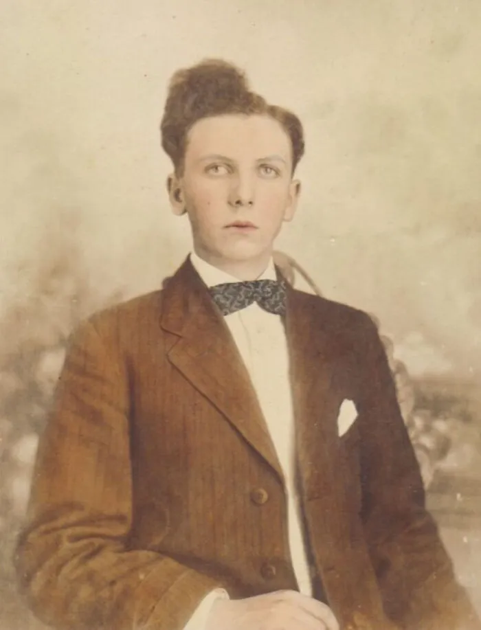 44 Outrageous Vintage Hairstyles That Required Serious Commitment