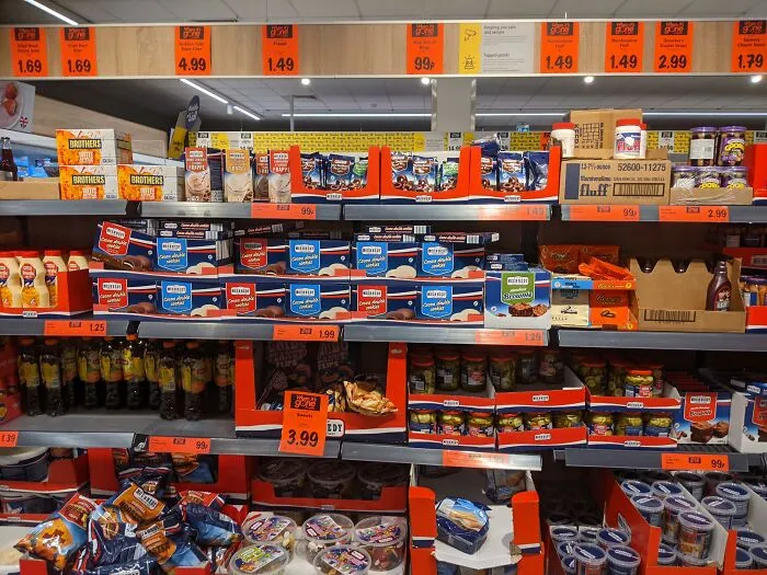 30 People Reveal What Stores Stock In Their American Food Aisles: “What's Wrong With Your Country?”