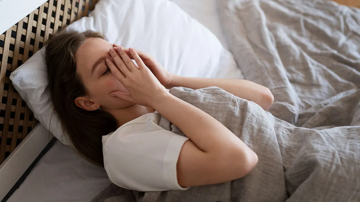Lady Hasn't Slept A Wink Since Moving In With BF, Considers Leaving Him After A Teary Breakdown