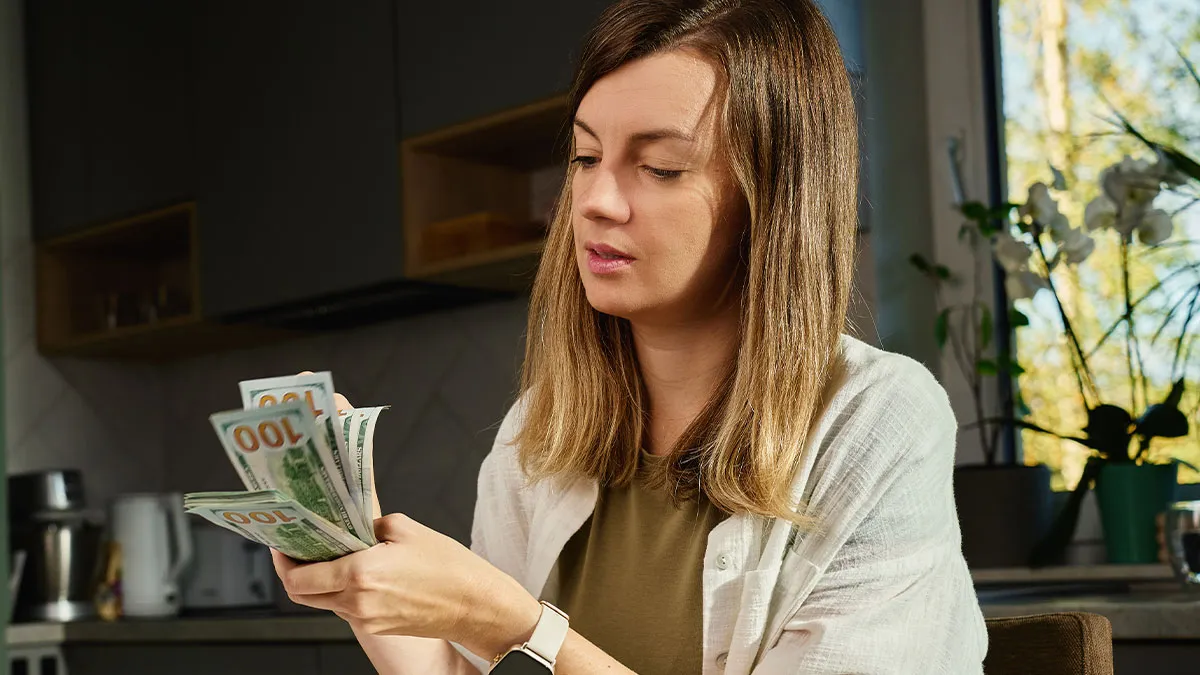 Woman Can No Longer Stand Her BF Being Overly Tight With Money, Calls Him Out