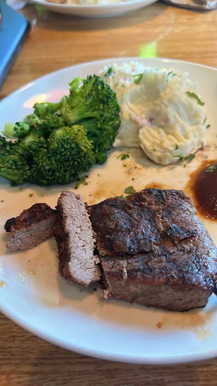 30 Chain Restaurant Employees Share Industry Secrets Most Of The Customers Don't Know About