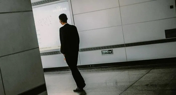“What’s The Biggest Red Flag You’ve Ever Seen In A Job Interview?” (36 Examples)