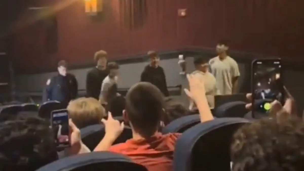 "Unwatchable": Minecraft Movie Sparks Chaos As Teens Scream, Throw Popcorn, And Summon Police