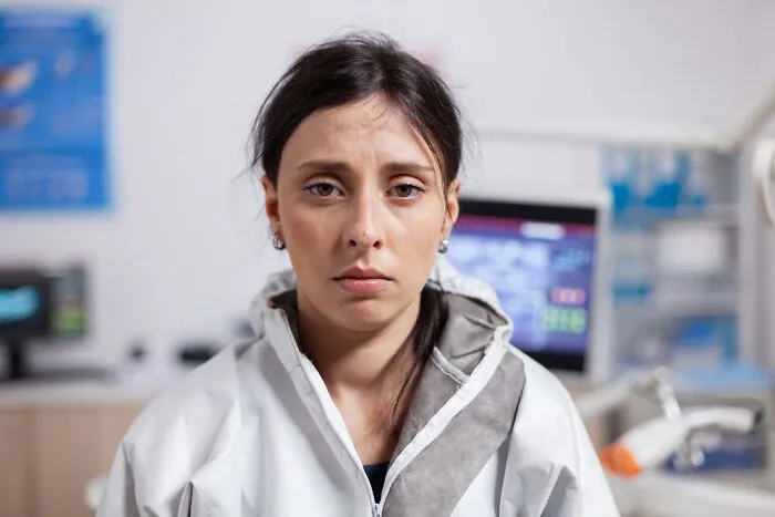 30 Medical Questions These Doctors Received From Their Friends And Family They Didn’t Want To Answer