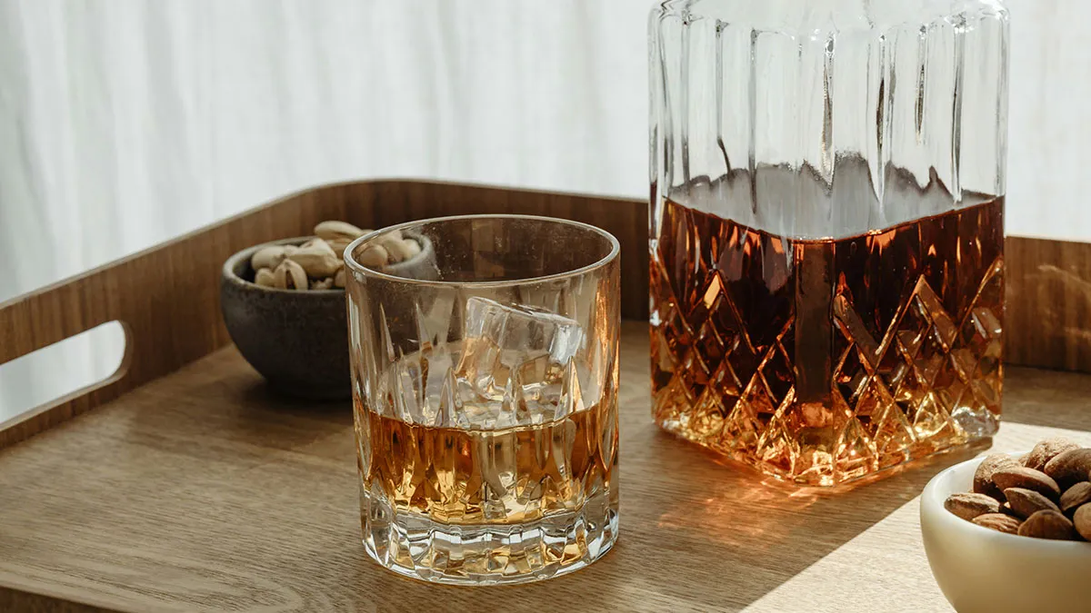 Man Discovers GF Drank The Costly 30YO Scotch He Was Saving To Gift To A Friend, Gets Livid