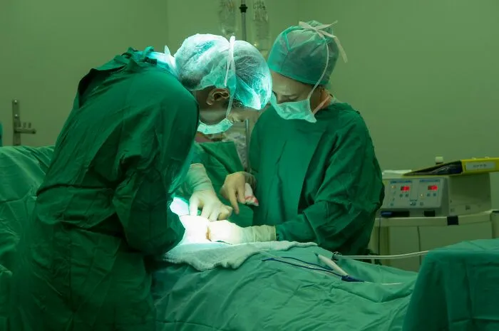 30 Times Ridiculously Unfair Treatment From Doctors Made Women Want To Scream