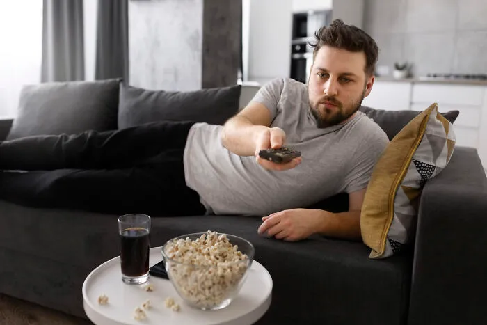"What Was Your 'I Can't Believe I Have To Explain This To An Adult' Moment?" (34 Replies)