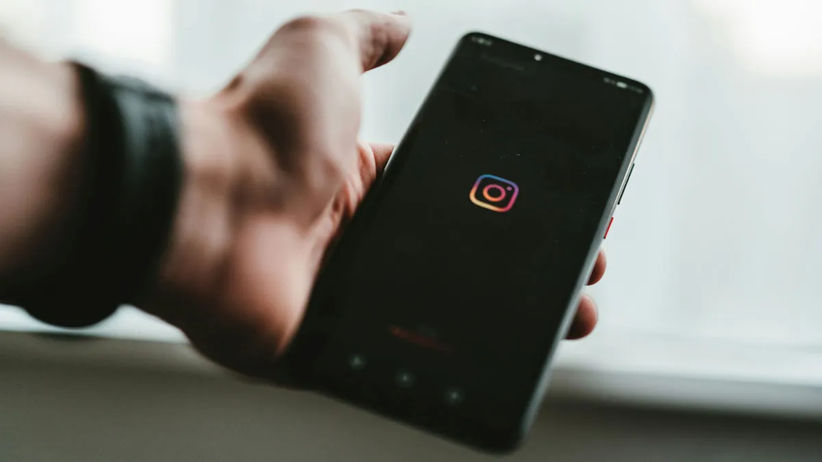These 40 People Shared Their Instagram Vs. Reality Moments, And It’s The Content We Need