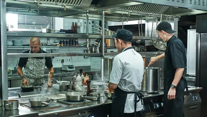 30 Chain Restaurant Employees Share Industry Secrets Most Of The Customers Don't Know About