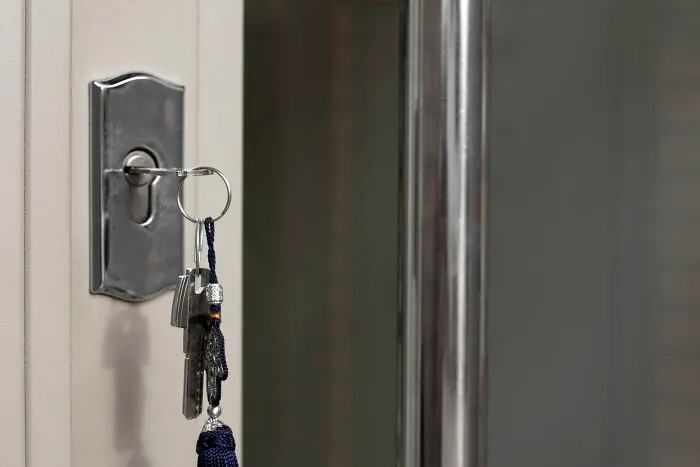 “Change The Locks”: 30 Tips From Old Homeowners For New Homeowners