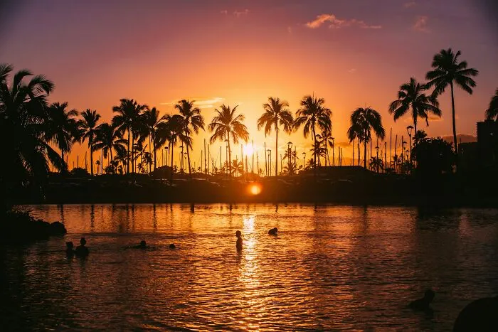 “A Miserable Place To Live”: 30 Places Many Dream To Live In, Until They Actually Do