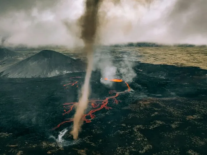 40 Moments In Which People Realized They Needed To Leave Immediately And It Saved Them