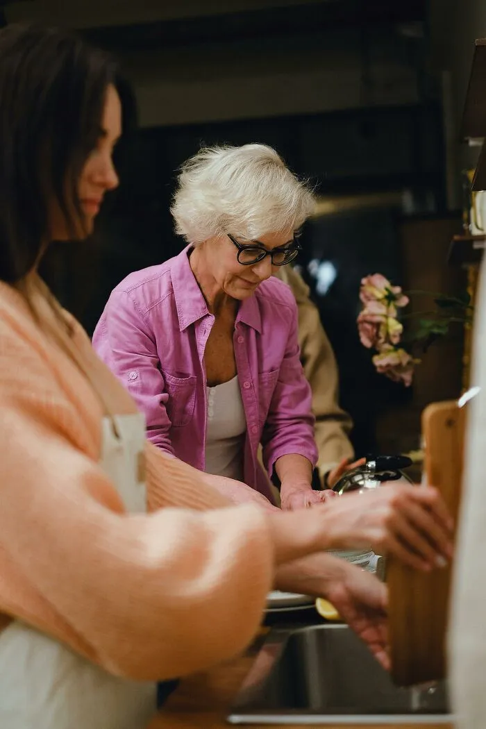 30 People Who Survived The 2008 Recession Share What It Was Really Like