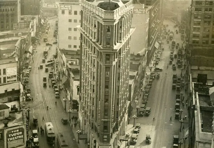 Atlanta. Flatiron Building On Peachtree And Broad Streets