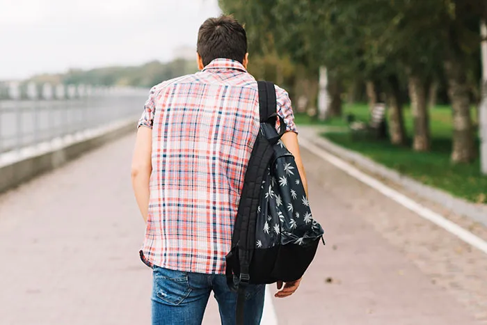 “Didn’t Like Having An Abomination Under Her Roof”: 30 Times Parents Kicked Their Kids Out