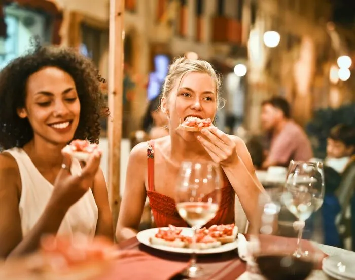 “The Tummy Pouch”: 45 Things Women Are Often Insecure About That Men Don’t Care About At All