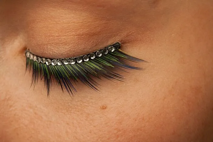 29 Ways People Flex Fake Wealth And End Up Looking Totally Cringe