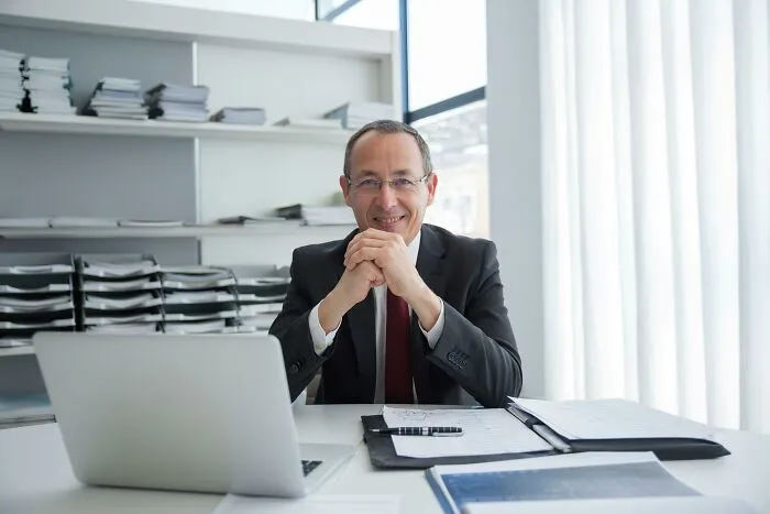“What’s The Biggest Red Flag You’ve Ever Seen In A Job Interview?” (36 Examples)
