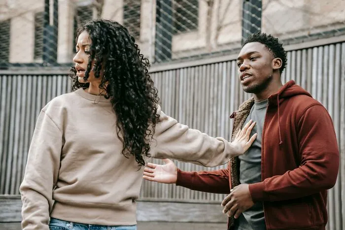Woman Share 20 Scary Stories Of Meeting, Dating And Running From Disturbed “Red-Pill” Men