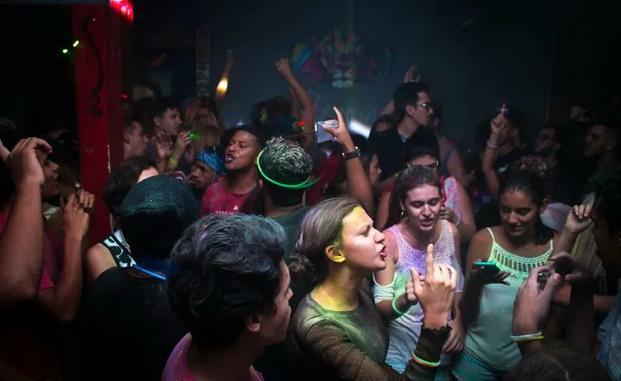 34 Cringe Things That Adults in Their 30s Still Do That Show How Immature They Actually Are