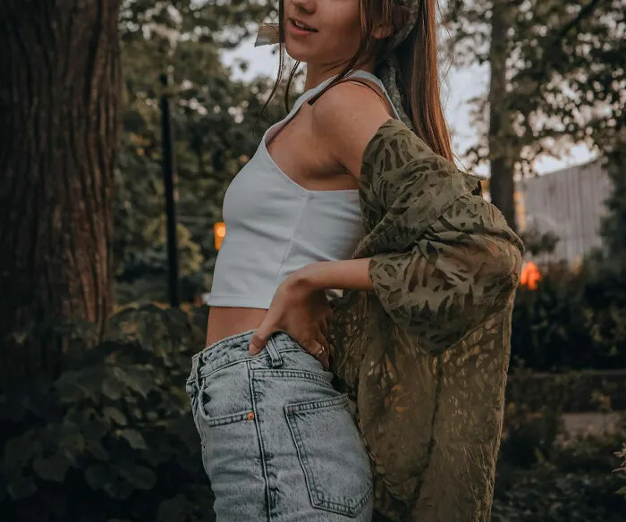 “The Tummy Pouch”: 45 Things Women Are Often Insecure About That Men Don’t Care About At All