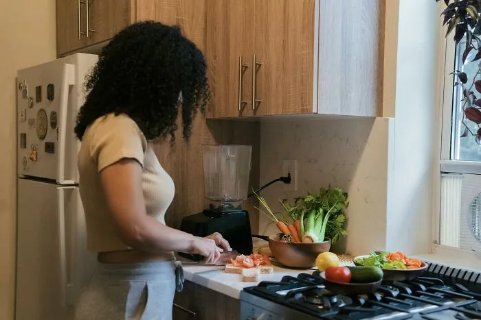 Men Open Up About 34 Things No One Told Them About Women Until They Started Dating One