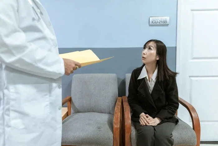30 Times Ridiculously Unfair Treatment From Doctors Made Women Want To Scream
