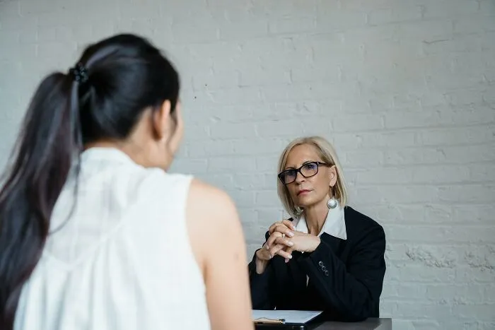 “What’s The Biggest Red Flag You’ve Ever Seen In A Job Interview?” (36 Examples)