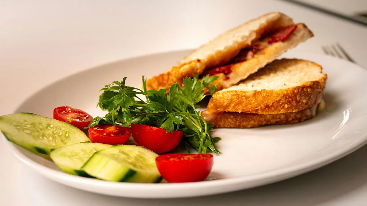 “We Called Them Deathballs”: 30 Things People Remember From Restaurants That Don’t Exist Today