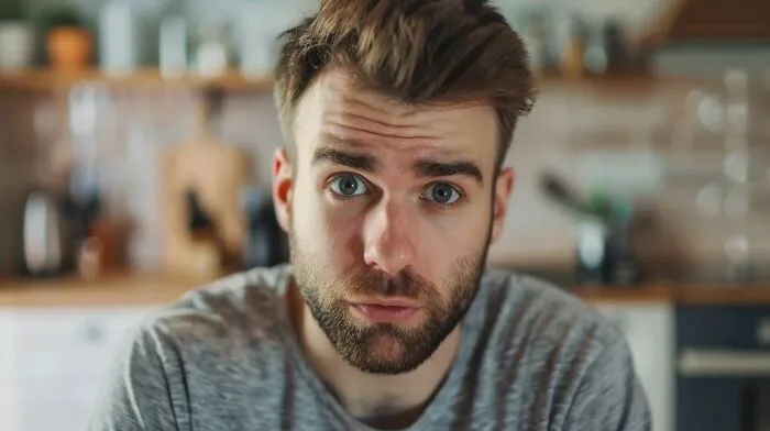 These 32 Behaviors Are 100% Legal And 1000% Psychotic, According To Online Folks