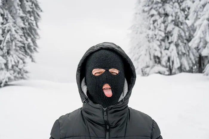 These 32 Behaviors Are 100% Legal And 1000% Psychotic, According To Online Folks