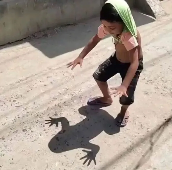 “Disturbing Zone”: 50 Pics From This Instagram Page That’s Dedicated To Sharing Weird Things