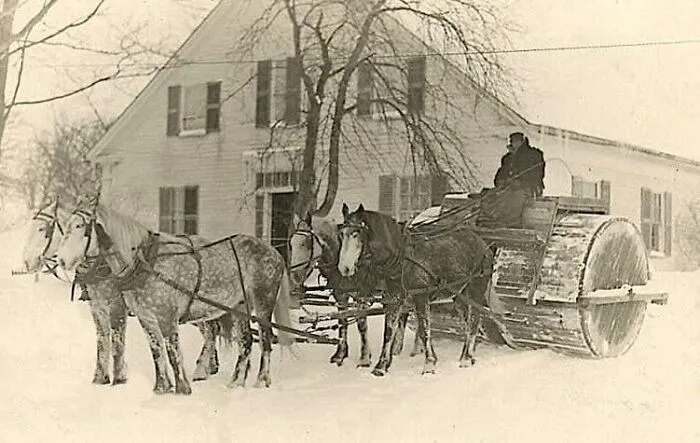 The Lost Era Of Snow Rollers: Packing Roads For Sleighs