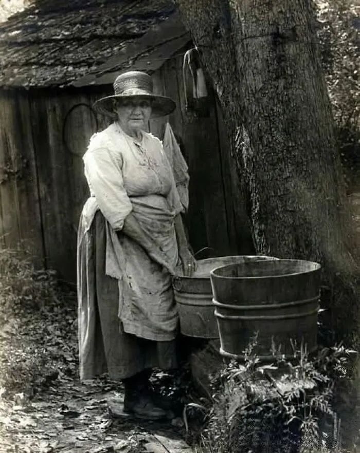 When Time Stood Still: 50 Haunting Antique Historical Photographs You May Never Forget