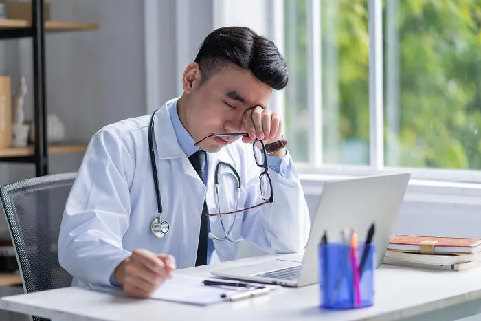 "I Started A Dumpster Fire": 25 Big Ways Folks Messed Up That They'll Only Reveal On Their Deathbed