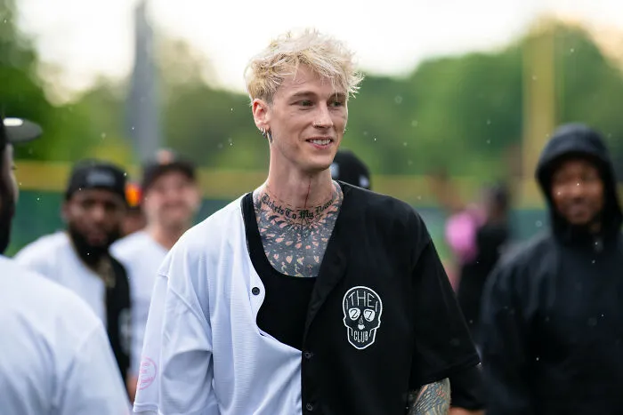 “Middle Class Is Over”: 45 People Share Things Young Gen Zers Aren’t Ready To Hear