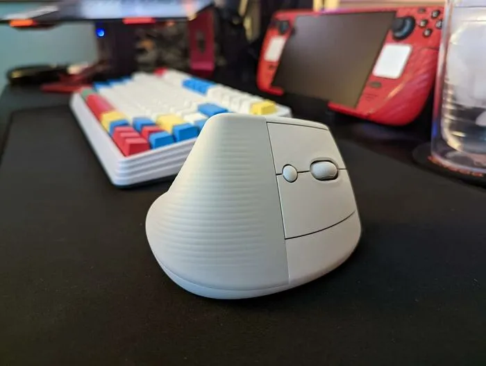 Your Clicking Hand Can Finally Upgrade From Economy To First-Class Comfort With <a Style="Display:inline;" Href="Https://Www.amazon.com/Logitech-Mx-Vertical-Mini-White/Dp/B098jk6g5n?ie=utf8&th=1&linkcode=ll1&tag=bpcheetah-20&linkid=cb462fe7e89f08f5195a6b0942f7137c&language=en_us&ref_=as_li_ss_tl" Target="_blank"><span Style="Font: Inherit; Color: #d74b1f;"> This Ergonomic Mouse</Span> That’s Way Kinder To Your Wrist Than Your Doomscrolling Habit