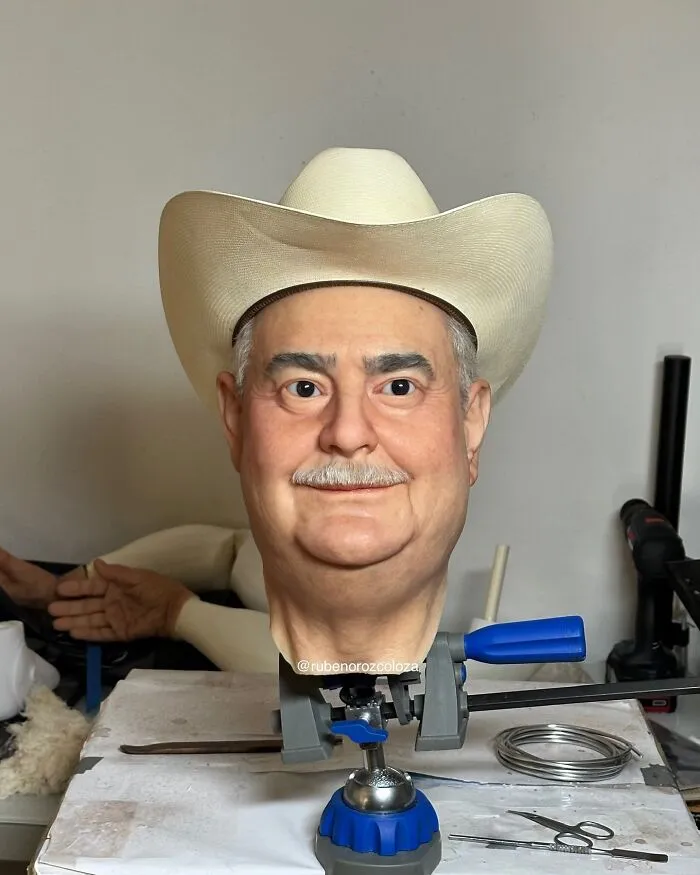 These Mind-Blowing Sculptures By Ruben Orozco Loza Are Almost Too Real To Believe (27 Pics)