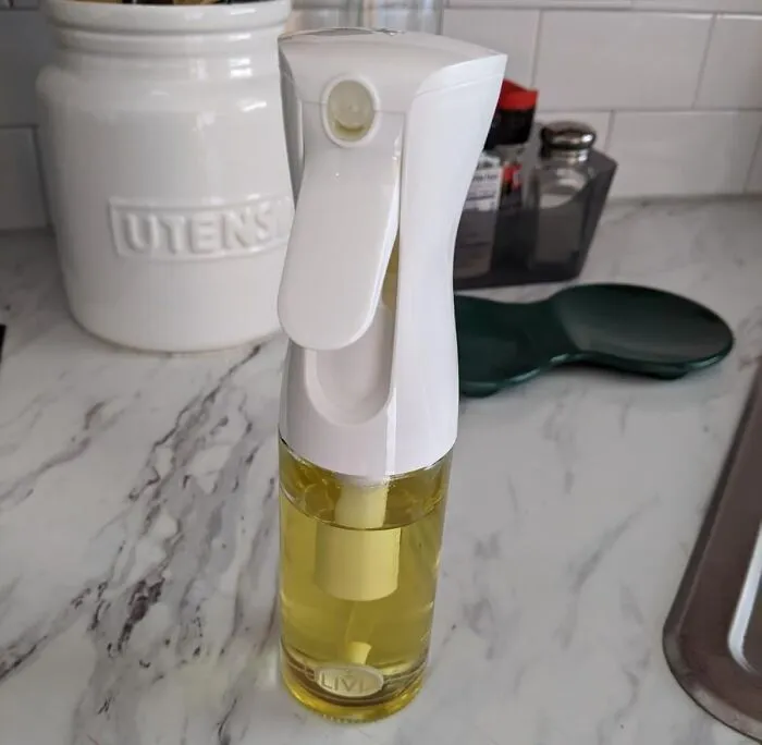 Stop Accidentally Creating An Oil Slick In Your Frying Pan And Get Precise With This Useful <a Style="Display:inline;" Href="Https://Www.amazon.com/Flairosol-Original-Dressings-Continuous-Technology/Dp/B0blhh1qcb?ie=utf8&th=1&linkcode=ll1&tag=bpelephant-20&linkid=b262f0b97b3851167afce0983785672f&language=en_us&ref_=as_li_ss_tl" Target="_blank"><span Style="Font: Inherit; Color: #d74b1f;"> Oil Sprayer </Span>