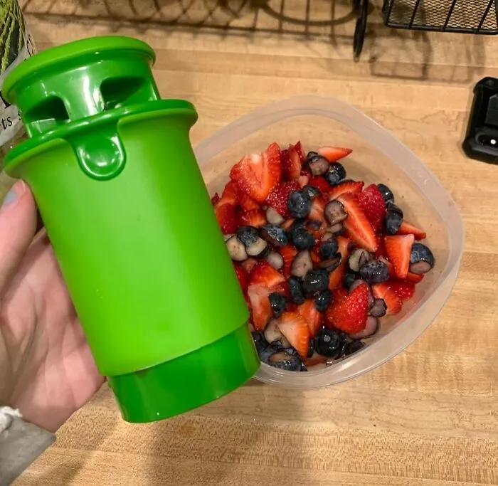Speed Run Through Prepping Grapes, Olives, Or Cherry Tomatoes For Snacks Thanks To This Handy <a Style="Display:inline;" Href="Https://Www.amazon.com/Good-Cook-Everyday-Veggie-Divider/Dp/B08h3bql2r?ie=utf8&linkcode=ll1&tag=bpelephant-20&linkid=c9be474aa2e610a99d0d3c26da479bda&language=en_us&ref_=as_li_ss_tl" Target="_blank"><span Style="Font: Inherit; Color: #d74b1f;"> Small Fruit Cutter </Span>