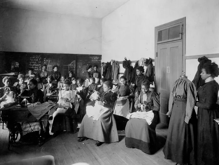 Howard Univ., Washington, D.c., Ca. 1900 - Sewing Class