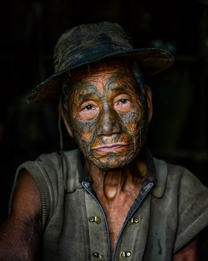 35 Retratos elocuentes de personas mayores de todo el mundo, por Massimo Bietti