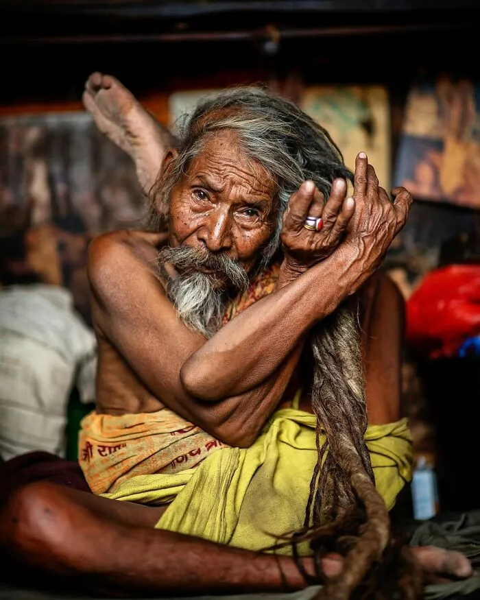 35 Retratos elocuentes de personas mayores de todo el mundo, por Massimo Bietti