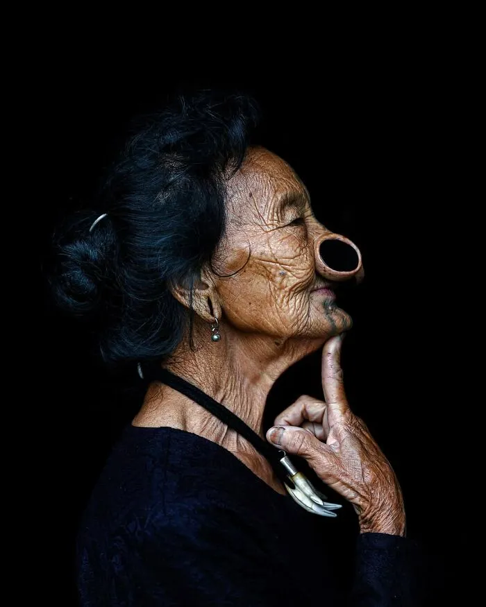 35 Retratos elocuentes de personas mayores de todo el mundo, por Massimo Bietti
