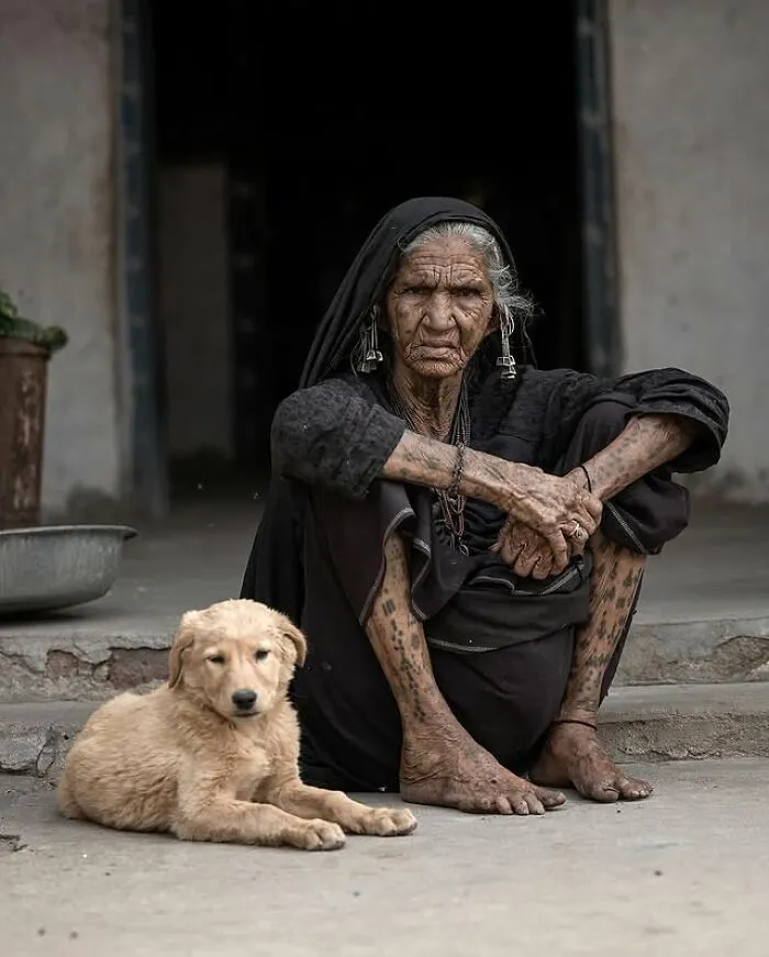 35 Retratos elocuentes de personas mayores de todo el mundo, por Massimo Bietti