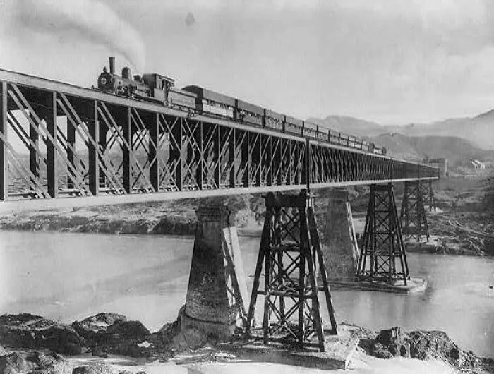 Fortified Northwestern Railway Bridge Over The Indus At Attock, 1895
