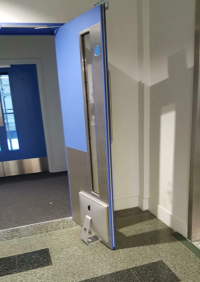 So Mac Doesnt Support Windows But Atleast It Supports Doors