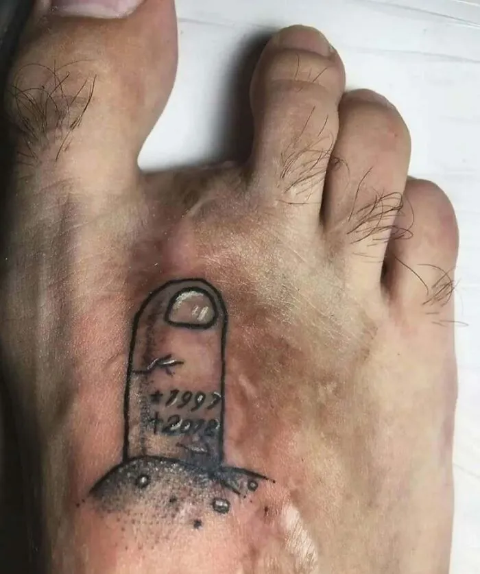 43 Personas que decidieron hacerse tatuajes que van desde lo gracioso hasta lo terrible